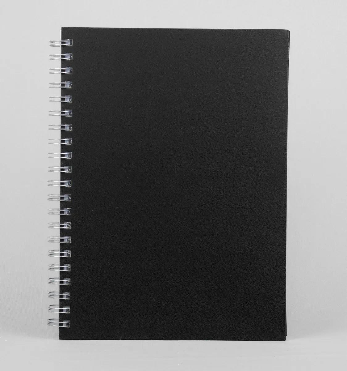 Caderno Prime 205x280mm 100Fls 1 Mat. S/ Pauta 63g/m² Preto P039 - Royal Paper